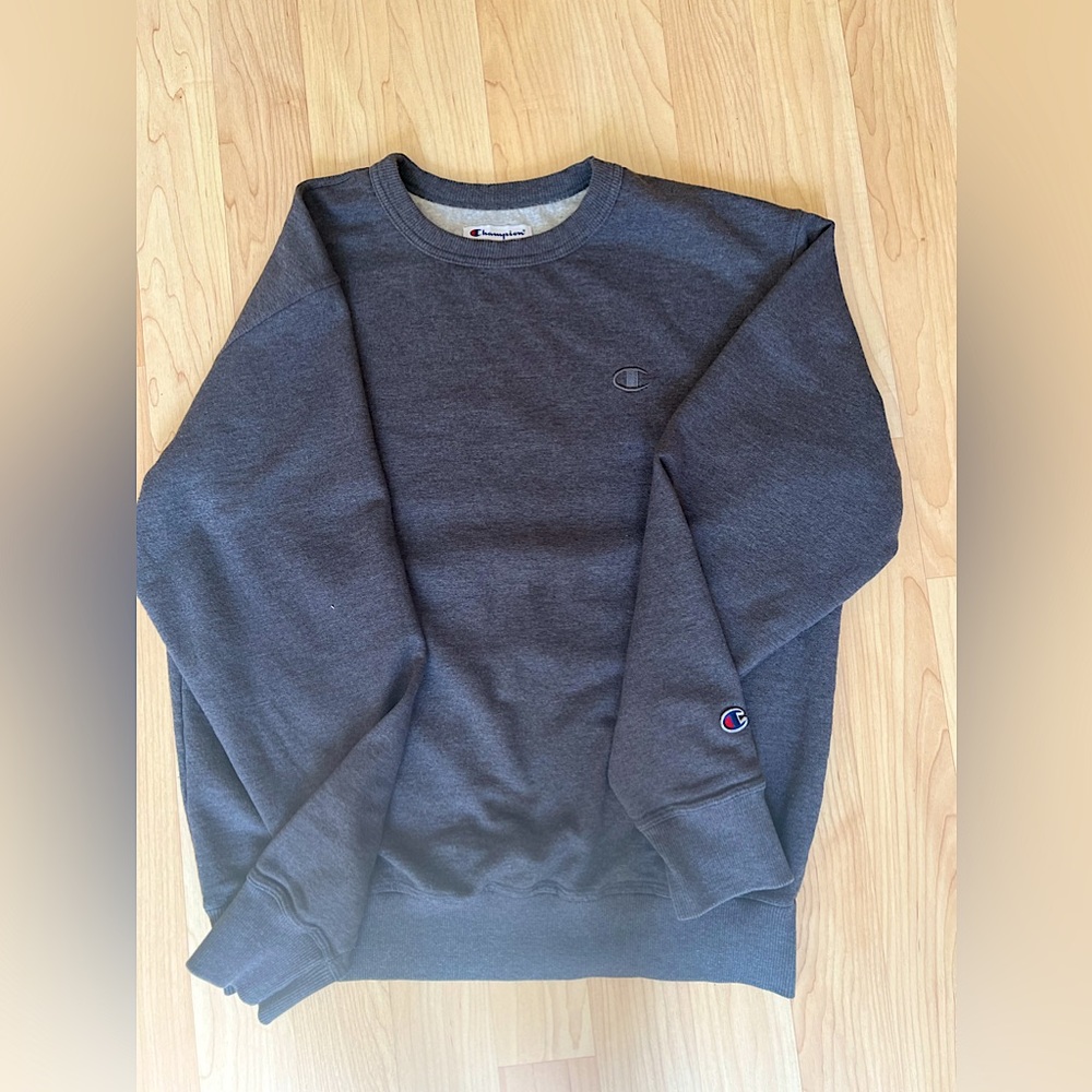 Champion men’s sweatshirt Size M